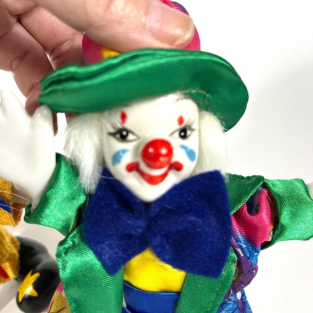 Vtg Psychedelic Floral Clown Doll Porcelain Colorful Sequin Posable Whimsy NWOT - Picture 7 of 8